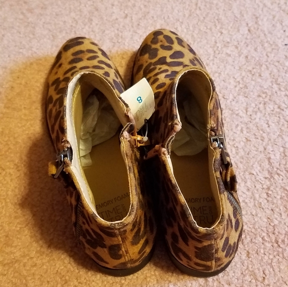 Boots - Picture 3 of 3